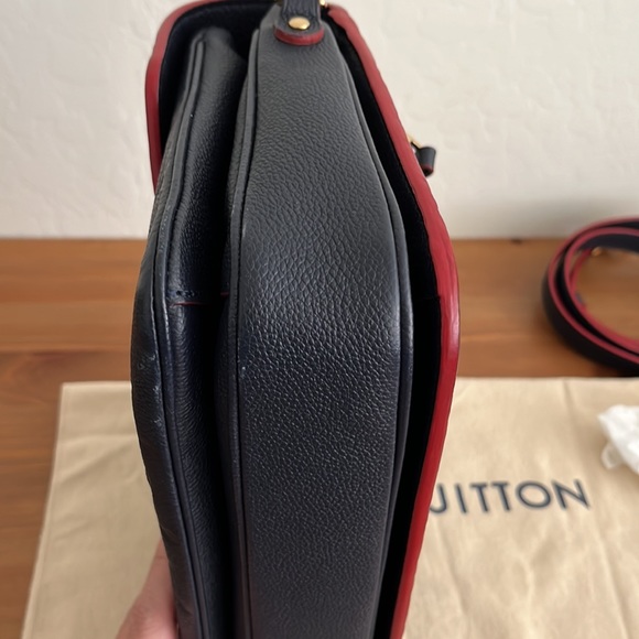 Pochette Métis in Empreinte Navy Blue Leather with Red- Louis Vuitton - Picture 9 of 11